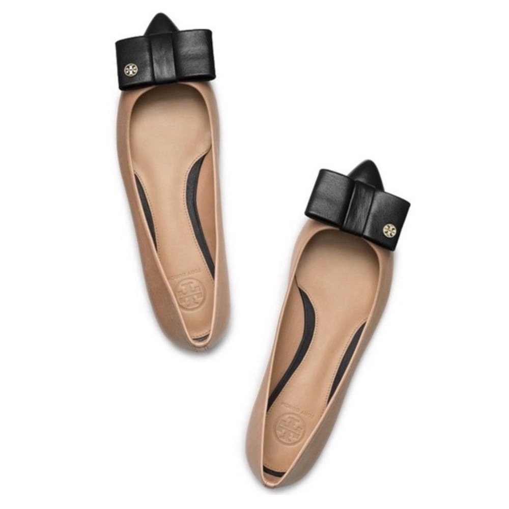Tory Burch Aimee Bow Leather Flats Pointed Toe Sz-8  Sun Beige/Black